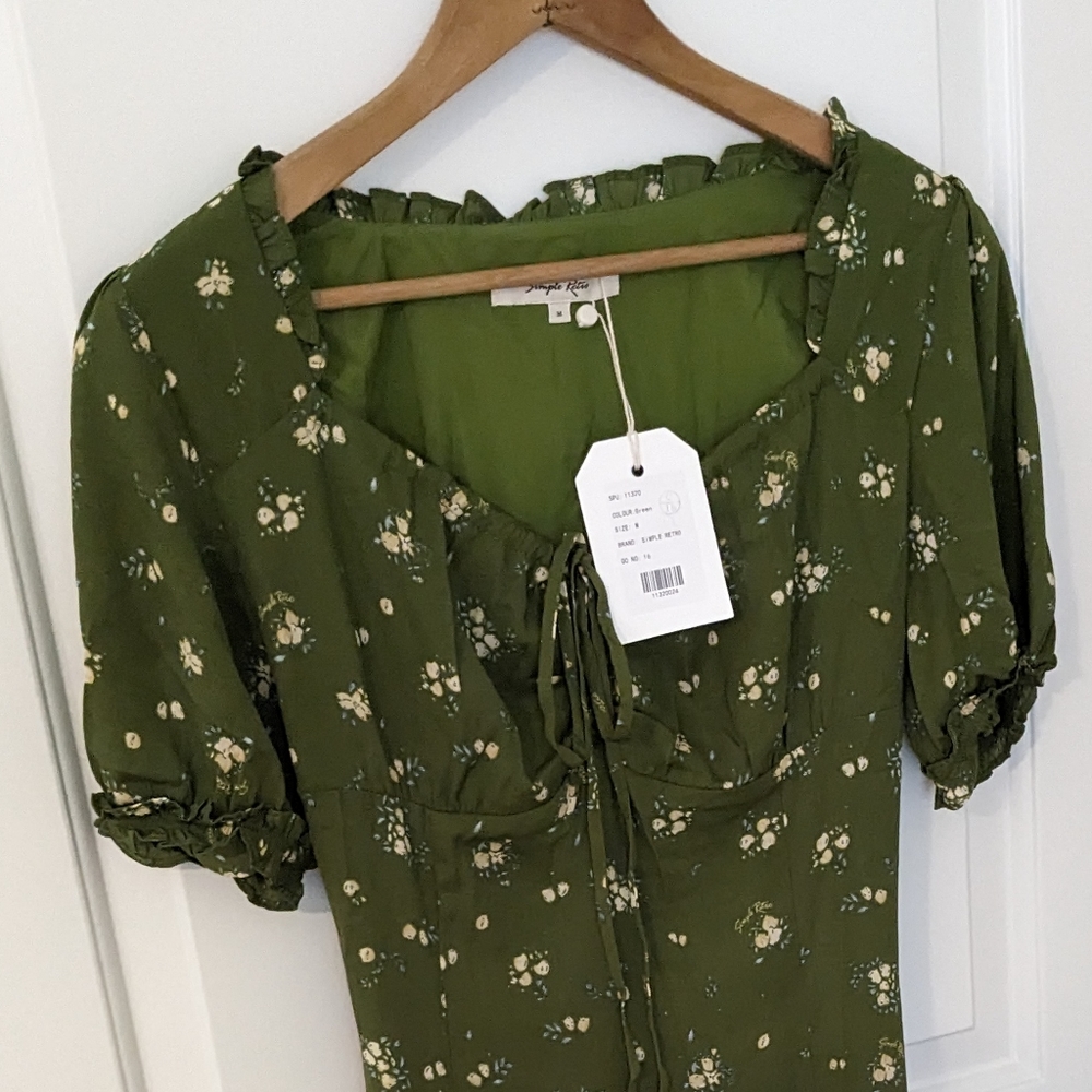 NWT Simple Retro Magnolia Cottage Core Green Dress Size Medium